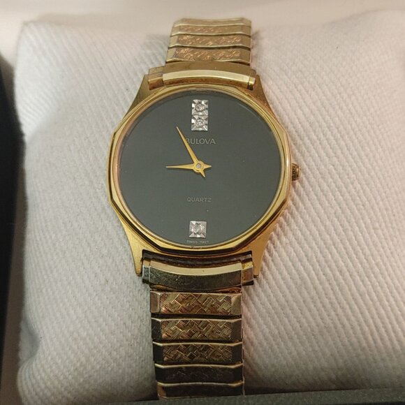 Bulova Quartz Gold Tone Watch Vintage Diamond Accents Stainless Steel Working - Picture 5 of 10
